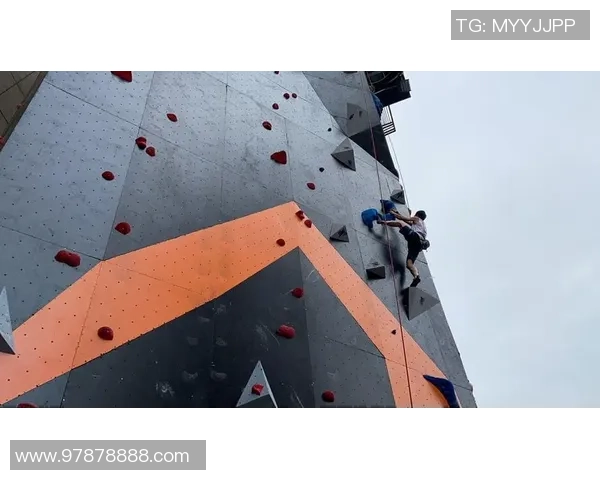 成都攀岩队在全国攀岩意识排行榜中荣获第九名的佳绩引发关注